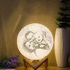 Immagine di Lampada lunare con foto personalizzata 3D magica con controllo tattile per famiglia amorevole (10cm-20cm)