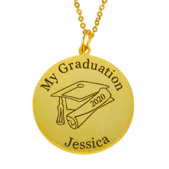 Immagine di Nome graduazione in argento sterling con pendente a disco Grad Cap