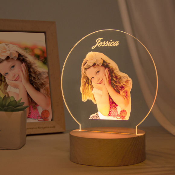 Immagine di Luce notturna rotonda a colori personalizzata - Personalizza con la tua bella foto