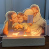 Immagine di Lampada da notte 3D con base in legno personalizzata colorata con la tua bella foto